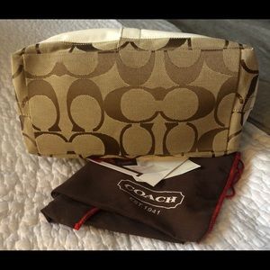 Coach Bags - Coach signature classic tote Coach Bags - Coach signature classic tote